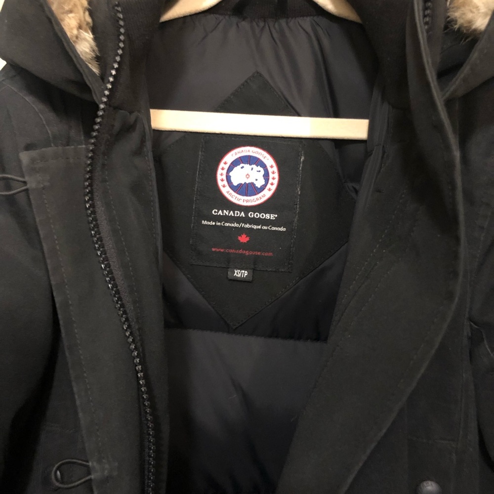 Canada Goose Kensington Fur-Trimmed Parka - Picture 4 of 5